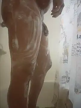 Snapshot of Latino2909 chatting on December 23, 5:17 am Latino2909 online show from December 23, 5:17 am