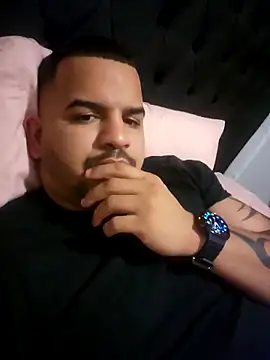 Snapshot of Latino2909 chatting on December 30, 5:04 am Latino2909 online show from December 30, 5:04 am