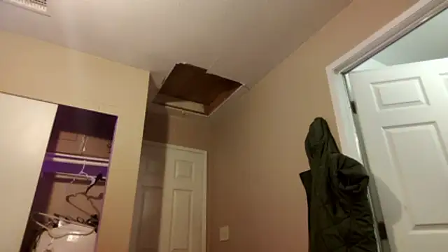 Huntzg23 online show from December 18, 12:44 pm