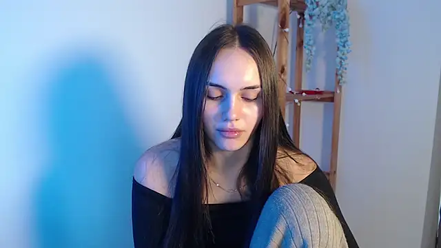 IrinaShayk18 online show from February 5, 12:49 pm