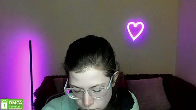 Alicia redfollow online show from March 1, 6:35 am