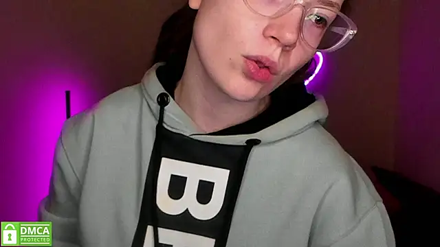 Alicia redfollow online show from March 2, 6:27 am