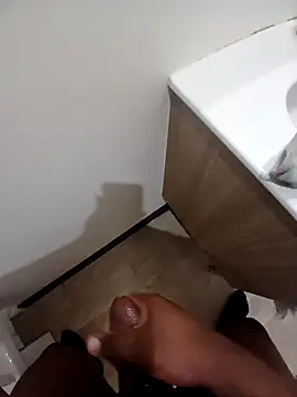 Snapshot of a-9324fsyjdd chatting on October 7, 10:29 pm a-9324fsyjdd online show from October 7, 10:29 pm