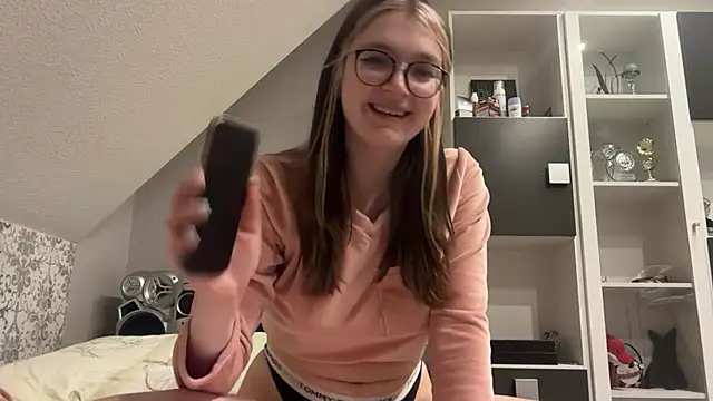 Snapshot of NikaCyberslut chatting on December 24, 8:16 pm NikaCyberslut online show from December 24, 8:16 pm