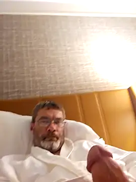 tileguyyy online show from October 2, 5:14 am