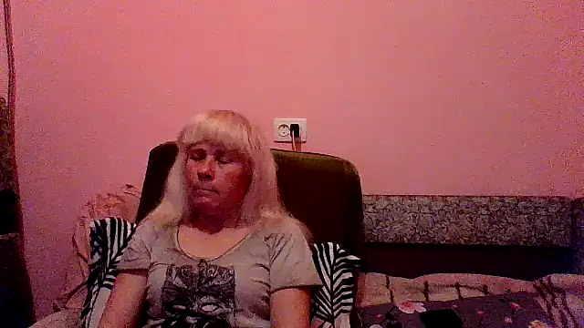 sakura blonde online show from April 20, 7:15 pm