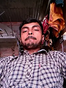 Snapshot of Suraj223kumar chatting on September 19, 1:40 am Suraj223kumar online show from September 19, 1:40 am