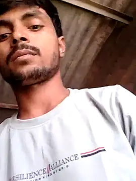 Snapshot of Suraj223kumar chatting on October 7, 3:36 am Suraj223kumar online show from October 7, 3:36 am