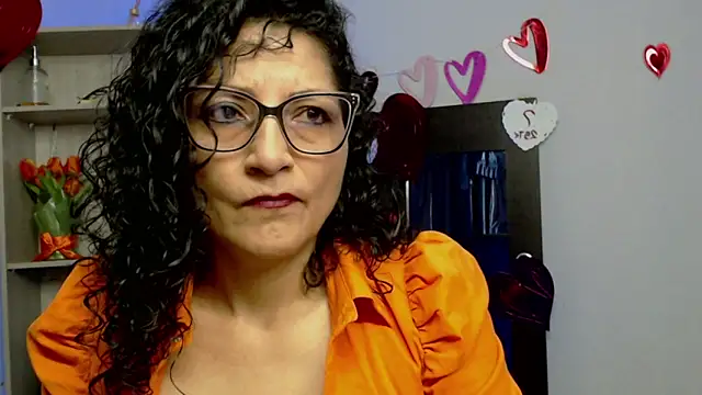 Snapshot of arianna_ros3 chatting on February 18, 1:00 pm arianna ros3 online show from February 18, 1:00 pm