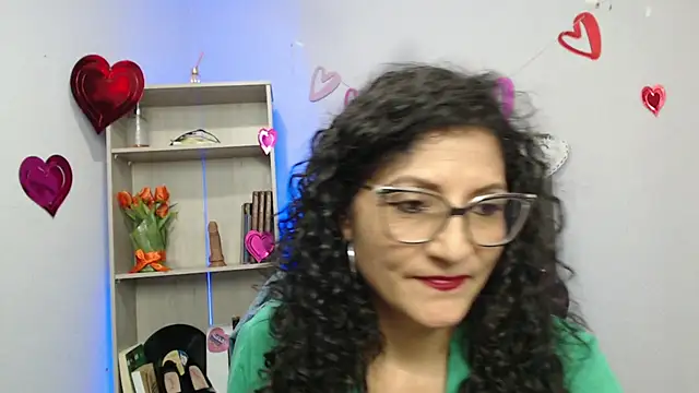 Snapshot of arianna_ros3 chatting on February 24, 8:25 pm arianna ros3 online show from February 24, 8:25 pm