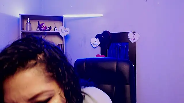 Snapshot of arianna_ros3 chatting on March 19, 2:02 pm arianna ros3 online show from March 19, 2:02 pm