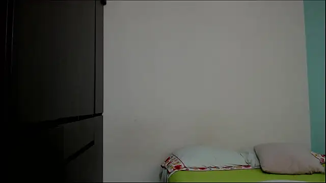 Snapshot of arianna_ros3 chatting on September 29, 3:17 pm arianna ros3 online show from September 29, 3:17 pm