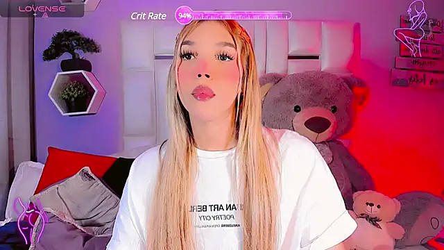 Snapshot of Aileen_18 chatting on February 6, 10:43 pm Aileen 18 online show from February 6, 10:43 pm