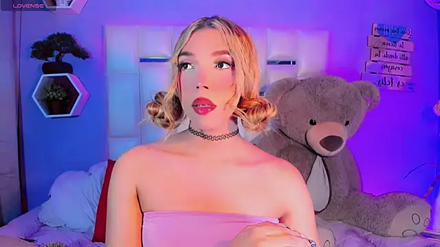 Snapshot of Aileen_18 chatting on November 14, 8:29 pm Aileen 18 online show from November 14, 8:29 pm