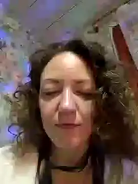 Snapshot of KattyLuuu chatting on December 26, 2:22 am KattyLuuu online show from December 26, 2:22 am