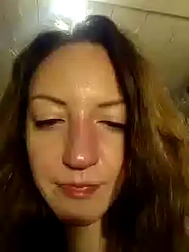 Snapshot of KattyLuuu chatting on December 27, 5:09 am KattyLuuu online show from December 27, 5:09 am