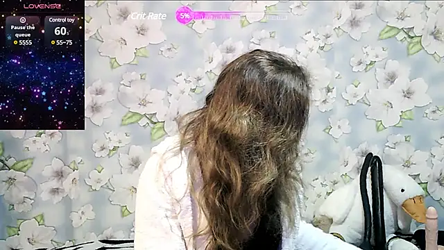 Snapshot of KattyLuuu chatting on February 23, 8:33 pm KattyLuuu online show from February 23, 8:33 pm