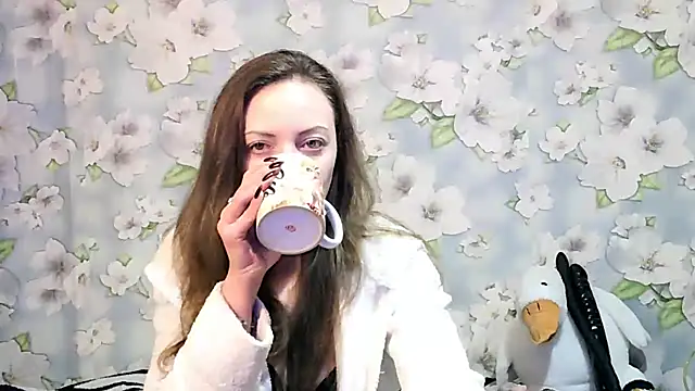 Snapshot of KattyLuuu chatting on March 22, 8:59 pm KattyLuuu online show from March 22, 8:59 pm