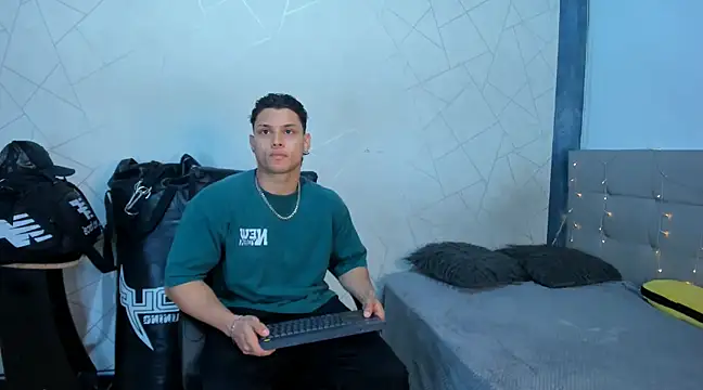 jeicob gagnon online show from December 24, 11:11 pm