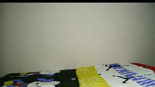 Snapshot of AzallandRoom chatting on December 28, 7:22 pm AzallandRoom online show from December 28, 7:22 pm