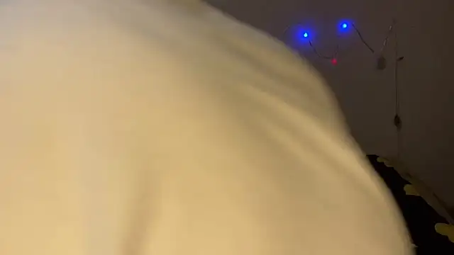 Snapshot of AzallandRoom chatting on January 9, 7:08 pm AzallandRoom online show from January 9, 7:08 pm