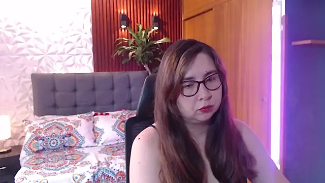 chloe prg online show from February 17, 3:53 pm