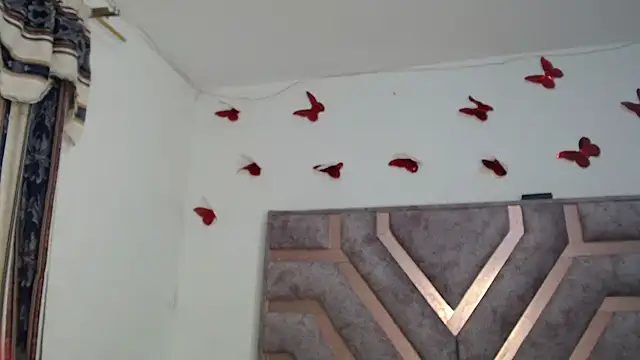 Snapshot of Anny_Fox- chatting on October 3, 3:14 am Anny Fox- online show from October 3, 3:14 am