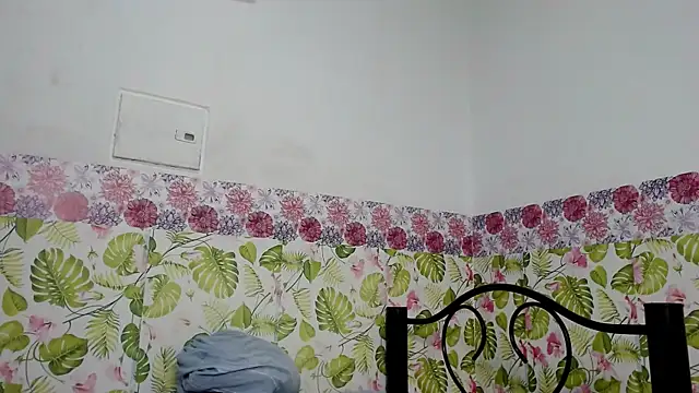 Snapshot of sweetfantacies18 chatting on January 25, 1:10 am sweetfantacies18 online show from January 25, 1:10 am