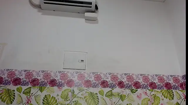 Snapshot of sweetfantacies18 chatting on January 28, 11:17 pm sweetfantacies18 online show from January 28, 11:17 pm