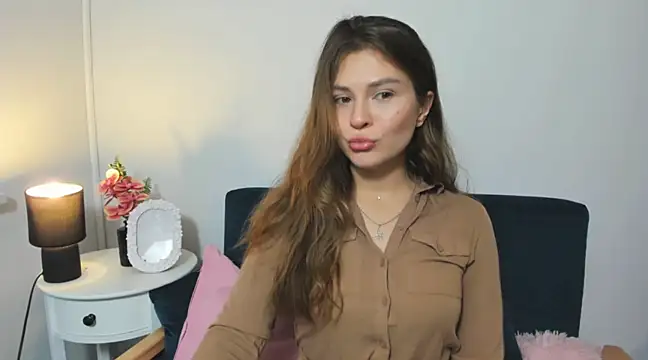 Snapshot of CamilaAmazing chatting on February 24, 6:47 pm CamilaAmazing online show from February 24, 6:47 pm