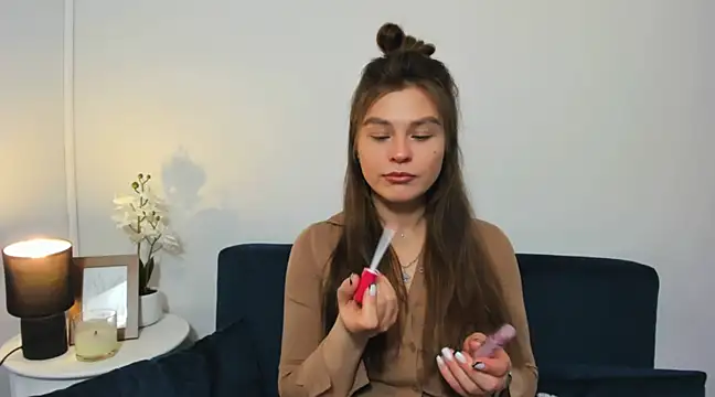 Snapshot of CamilaAmazing chatting on March 18, 9:53 pm CamilaAmazing online show from March 18, 9:53 pm