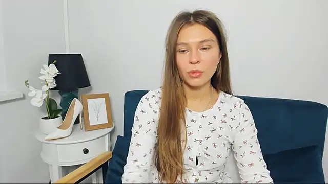 Snapshot of CamilaAmazing chatting on October 30, 7:21 am CamilaAmazing online show from October 30, 7:21 am