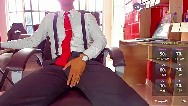 Snapshot of Hideintheoffice chatting on December 30, 3:13 pm Hideintheoffice online show from December 30, 3:13 pm