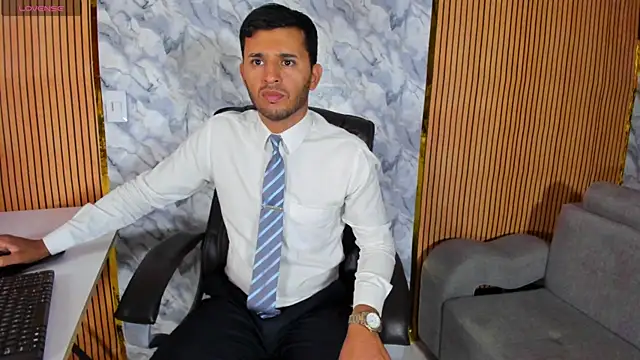 Snapshot of Hideintheoffice chatting on September 17, 11:34 am Hideintheoffice online show from September 17, 11:34 am