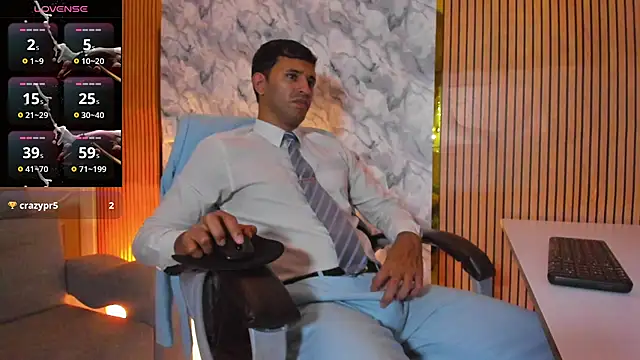 Snapshot of Hideintheoffice chatting on October 14, 2:23 am Hideintheoffice online show from October 14, 2:23 am