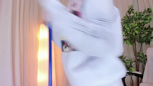 Maddy bennet online show from February 17, 10:29 am