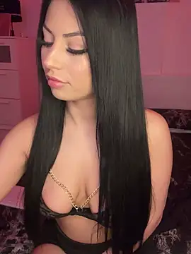 Snapshot of Miss_Maria21 chatting on February 1, 11:27 pm Miss Maria21 online show from February 1, 11:27 pm