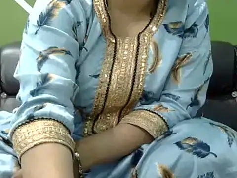 Snapshot of Housewife12 chatting on March 7, 4:11 pm Housewife12 online show from March 7, 4:11 pm