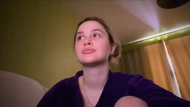 Snapshot of IlonaMurf chatting on February 19, 6:33 am IlonaMurf online show from February 19, 6:33 am