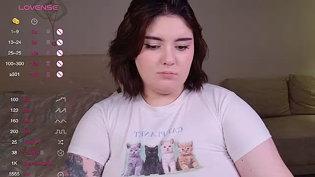 YumiYammy online show from December 4, 8:17 pm