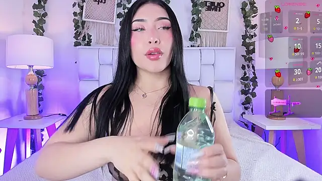 Snapshot of Miaa_gh1 chatting on October 15, 12:27 pm Miaa gh1 online show from October 15, 12:27 pm