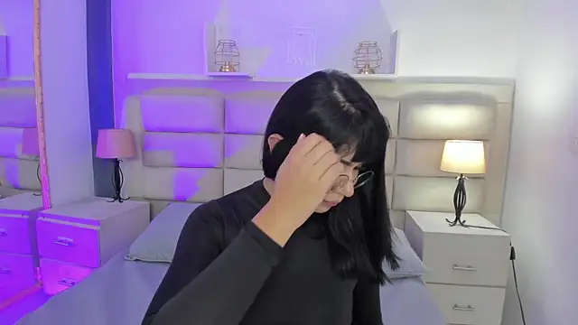 RoseCassie online show from February 15, 3:50 pm