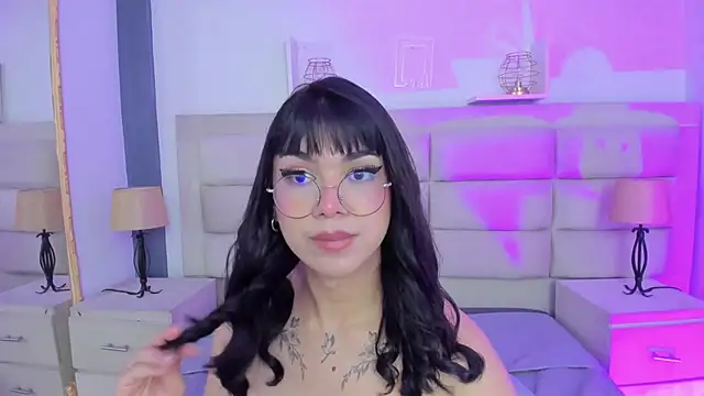 RoseCassie online show from March 12, 4:35 pm