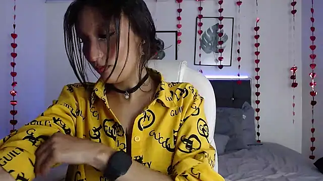 Snapshot of mia_collens chatting on March 8, 3:39 am mia collens online show from March 8, 3:39 am