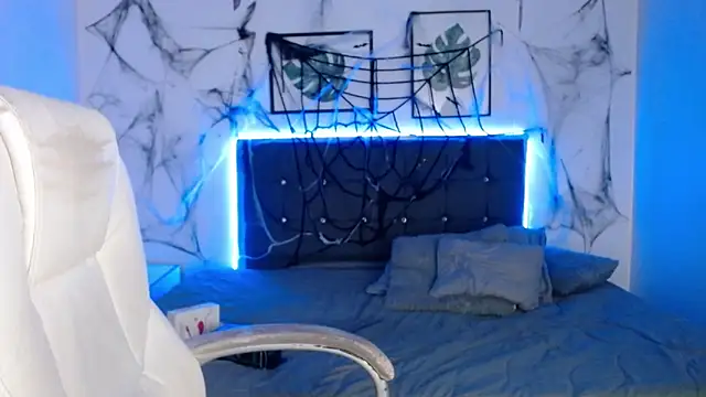 Snapshot of mia_collens chatting on October 29, 3:31 am mia collens online show from October 29, 3:31 am