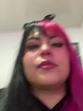 Snapshot of Pinky-Flower chatting on January 4, 12:59 am Pinky-Flower online show from January 4, 12:59 am