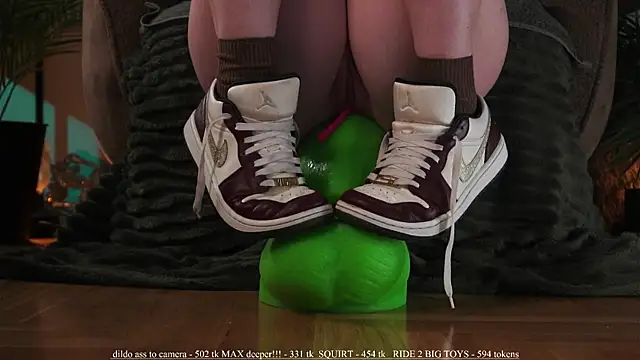 Kisakis online show from April 10, 3:39 pm