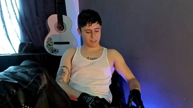 Snapshot of Antonello_Vannucci chatting on November 21, 2:49 pm Antonello Vannucci online show from November 21, 2:49 pm