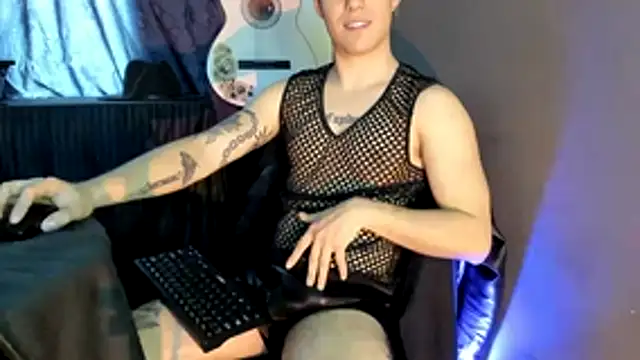 Snapshot of Antonello_Vannucci chatting on November 27, 3:03 pm Antonello Vannucci online show from November 27, 3:03 pm