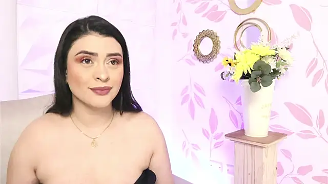 Snapshot of AnikaRomanoff chatting on February 18, 12:06 pm AnikaRomanoff online show from February 18, 12:06 pm